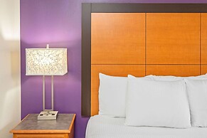 La Quinta Inn & Suites by Wyndham Baton Rouge Siegen Lane