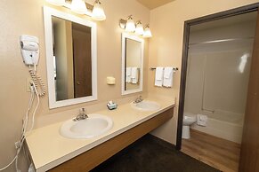 FairBridge Inn & Suites Moscow/Pullman