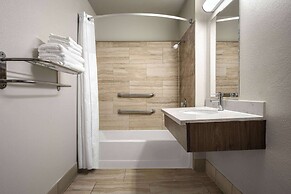 Days Inn by Wyndham Fresno South