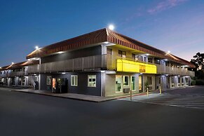 Days Inn by Wyndham Fresno South