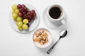 The Marina Inn on San Francisco Bay