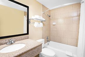 Super 8 by Wyndham Clive IA