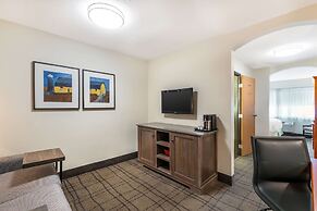 Best Western Plus University Park Inn & Suites