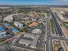 Hillstone Inn Tulare, an Ascend Collection Hotel