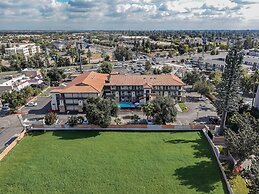Hillstone Inn Tulare, an Ascend Collection Hotel