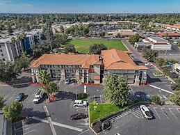 Hillstone Inn Tulare, an Ascend Collection Hotel