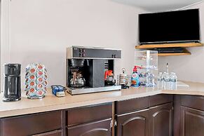 Rodeway Inn & Suites