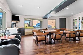 Rodeway Inn & Suites