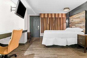 Rodeway Inn & Suites