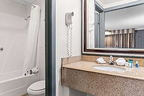 Rodeway Inn & Suites