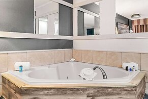 Rodeway Inn & Suites