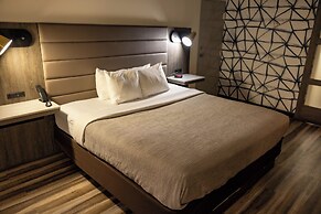 Quality Inn & Suites Lake Havasu City