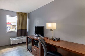 Travelodge by Wyndham Brooklyn Center