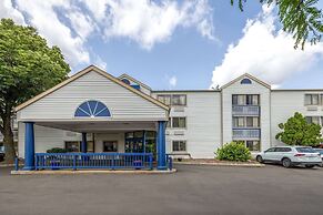 Travelodge by Wyndham Brooklyn Center