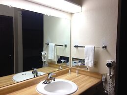 Travelodge by Wyndham Brooklyn Center