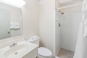 Super 8 by Wyndham Knoxville Downtown Area