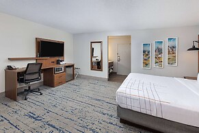 La Quinta Inn & Suites by Wyndham Nashville Airport