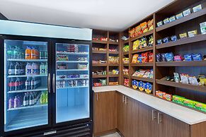 La Quinta Inn & Suites by Wyndham Nashville Airport