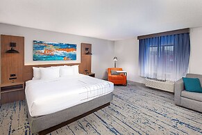 La Quinta Inn & Suites by Wyndham Nashville Airport