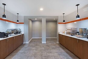 La Quinta Inn & Suites by Wyndham Nashville Airport