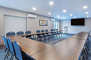 La Quinta Inn & Suites by Wyndham Nashville Airport