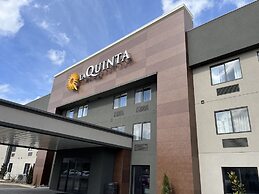 La Quinta Inn & Suites by Wyndham Nashville Airport
