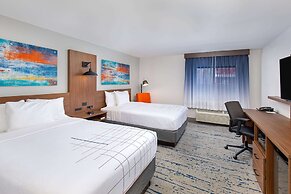 La Quinta Inn & Suites by Wyndham Nashville Airport