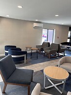 La Quinta Inn & Suites by Wyndham Nashville Airport