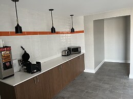 La Quinta Inn & Suites by Wyndham Nashville Airport