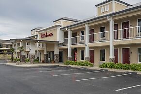 Red Roof Inn & Suites Calhoun