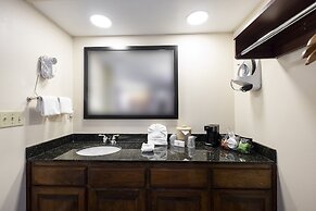 Red Roof Inn & Suites Calhoun