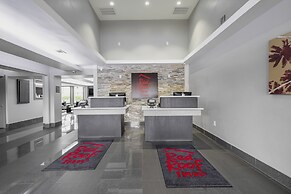 Red Roof Inn & Suites Calhoun