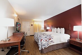 Red Roof Inn & Suites Calhoun
