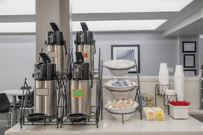 Red Roof Inn & Suites Calhoun