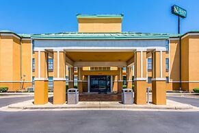 Quality Suites Maumelle - Little Rock NW