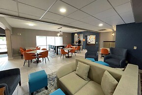 La Quinta Inn & Suites by Wyndham Fayetteville I-95