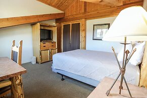 The Boulder Creek Lodge
