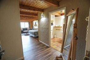The Boulder Creek Lodge