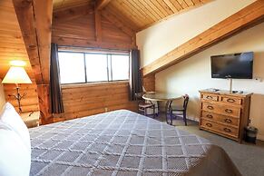 The Boulder Creek Lodge