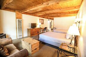 The Boulder Creek Lodge