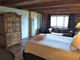 The Boulder Creek Lodge