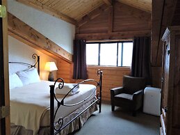 The Boulder Creek Lodge