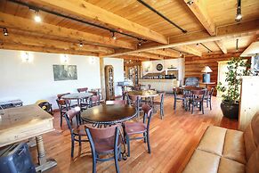 The Boulder Creek Lodge