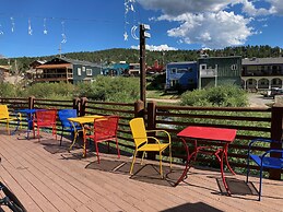 The Boulder Creek Lodge