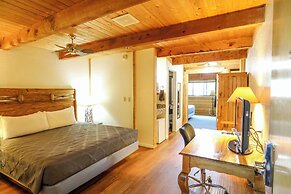 The Boulder Creek Lodge