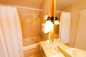 Pinestone Resort & Conference Centre