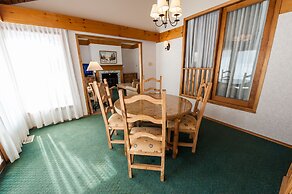 Pinestone Resort & Conference Centre