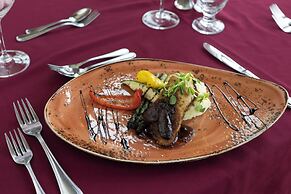 Rocky Crest Golf Resort