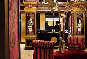 Windsor Arms Hotel