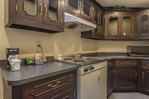 Inn on the Lake, Ascend Hotel Collection